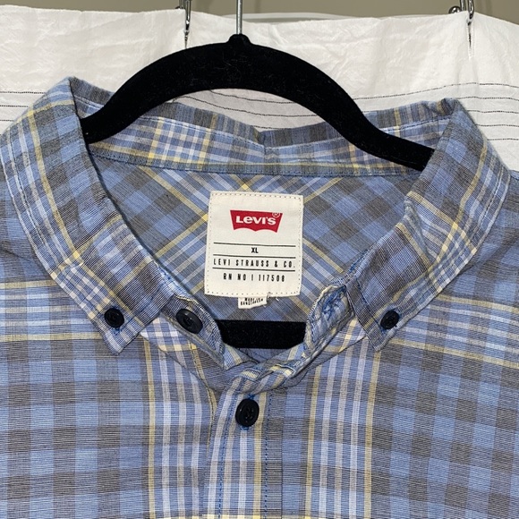 Levi’s Button up shirt - Picture 4 of 6